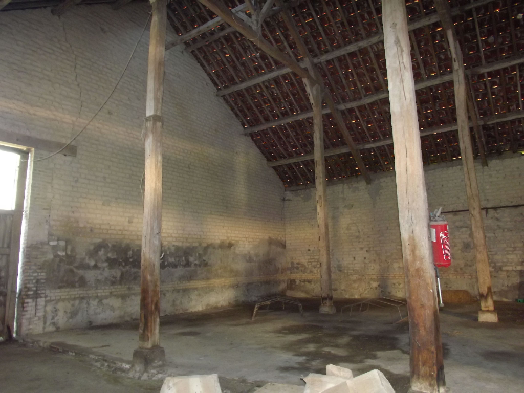 Grange de 110m2 - 1 pièce - Reims