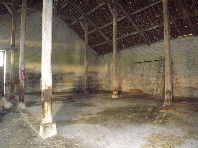 Grange de 110m2 - 1 pièce - Reims