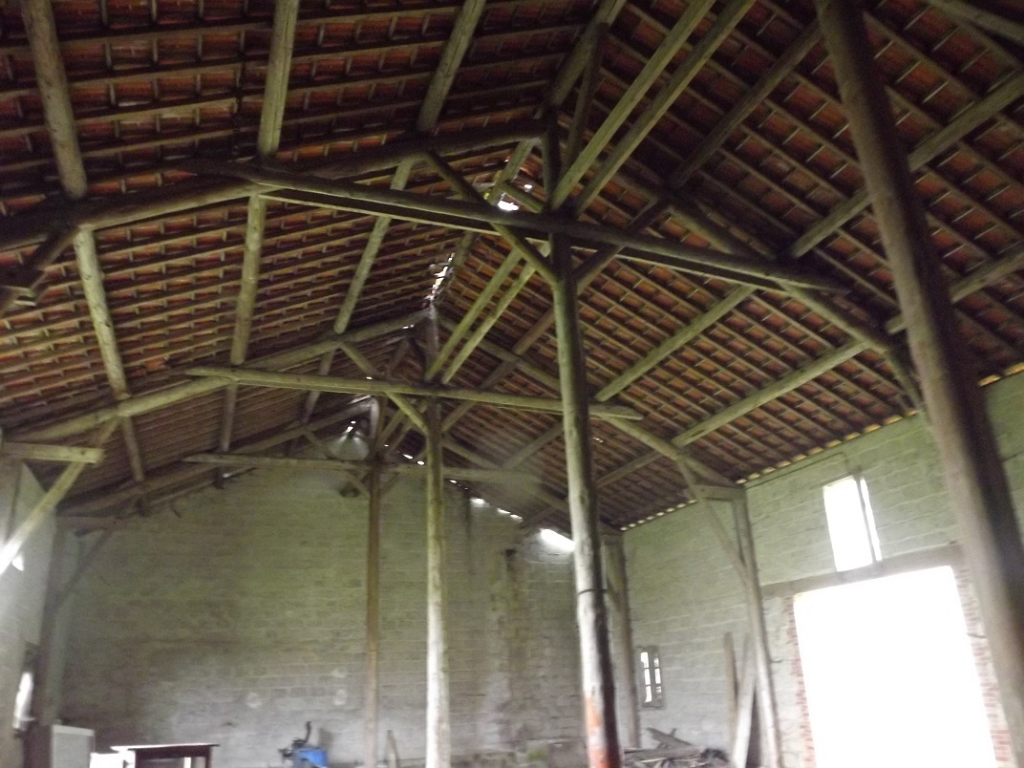 Grange de 300m2 - 1 pièce - Reims
