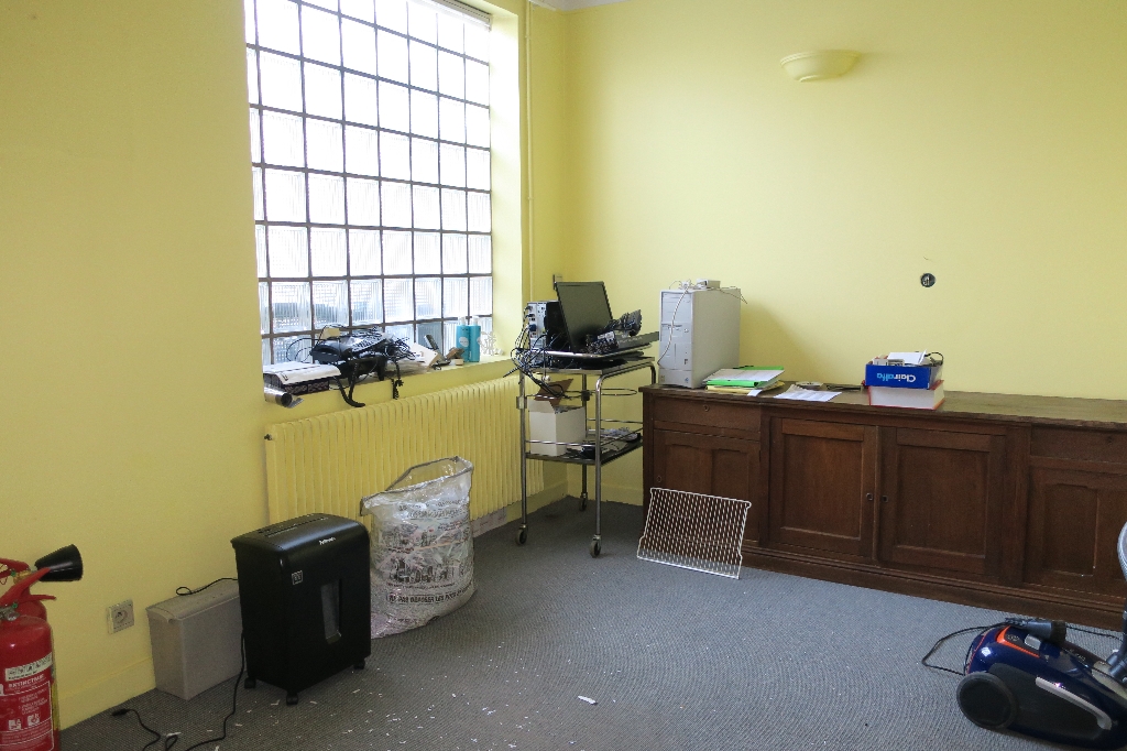 Local commercial de 105m2 - 3 pièces - Reims