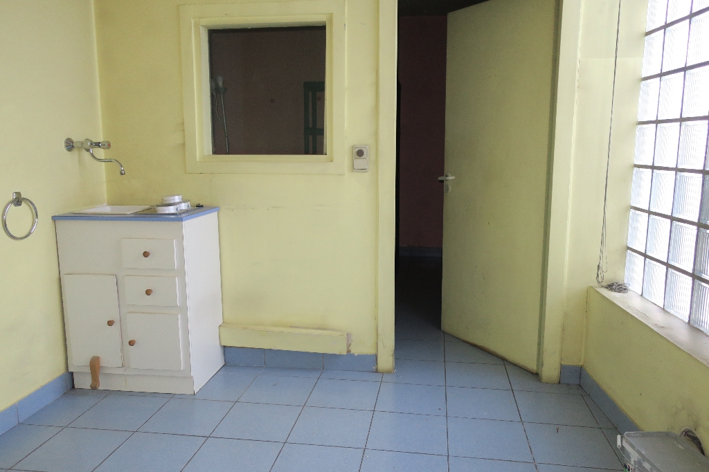 Local commercial de 105m2 - 3 pièces - Reims