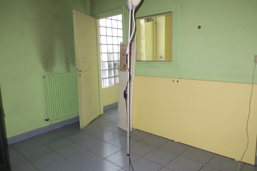 Local commercial de 105m2 - 3 pièces - Reims