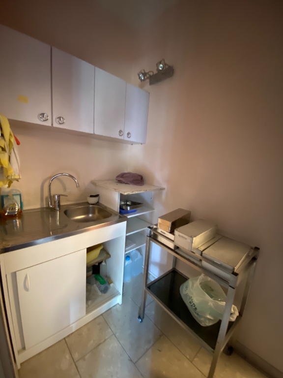 Local commercial de 76m2 - 4 pièces - Reims