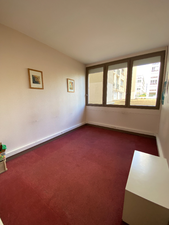 Local commercial de 76m2 - 4 pièces - Reims