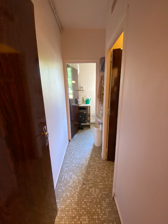 Local commercial de 76m2 - 4 pièces - Reims