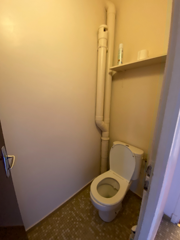 Local commercial de 76m2 - 4 pièces - Reims