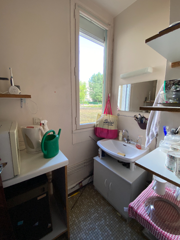 Local commercial de 76m2 - 4 pièces - Reims