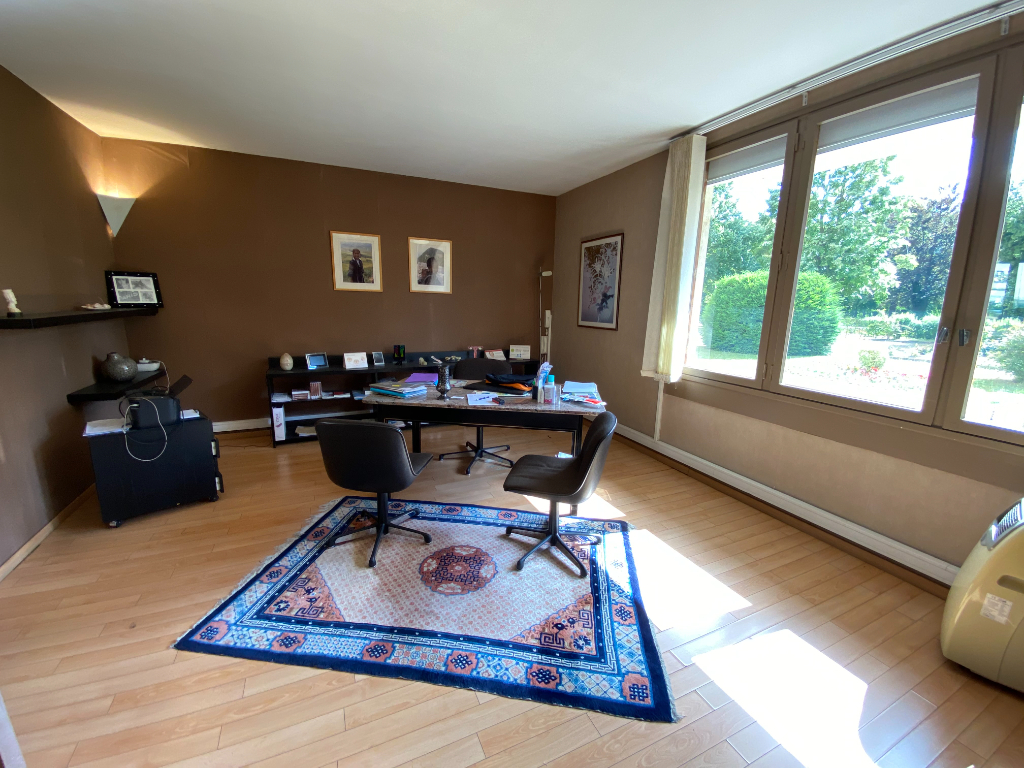 Local commercial de 76m2 - 4 pièces - Reims