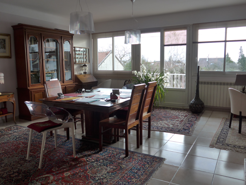 Maison de 218m2 - 8 pièces - Reims - Quartier Tinqueux