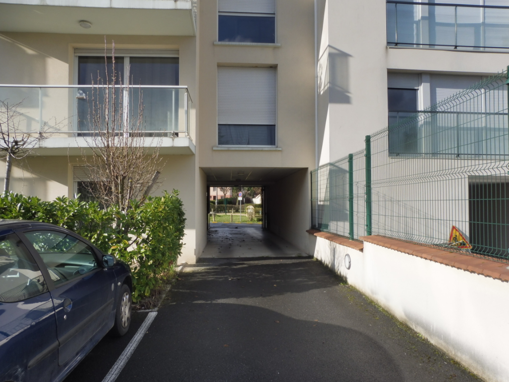Parking de 12m2 - Reims - Quartier Avenue De Laon - Sainte Anne